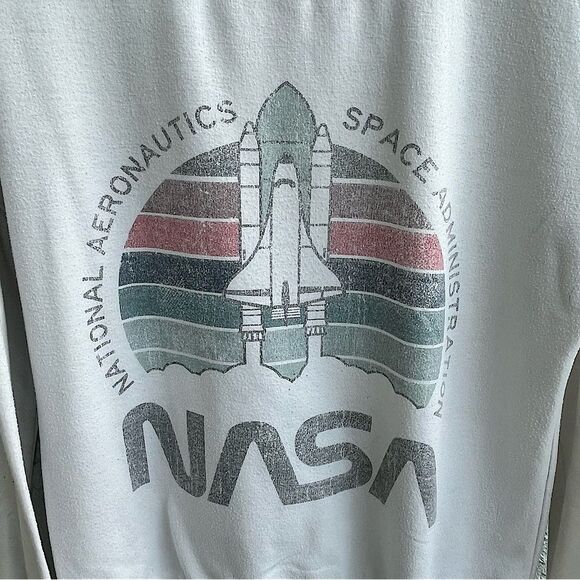 🌴 Zoe + Liv White NASA Rocket Crewneck Sweatshirt Medium - Picture 4 of 10